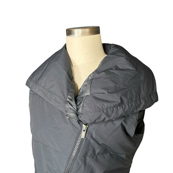 LUCY Asymmetric Down Fill Puffer Vest Jacket Women's Size Medium Classic Black - Picture 2 of 7